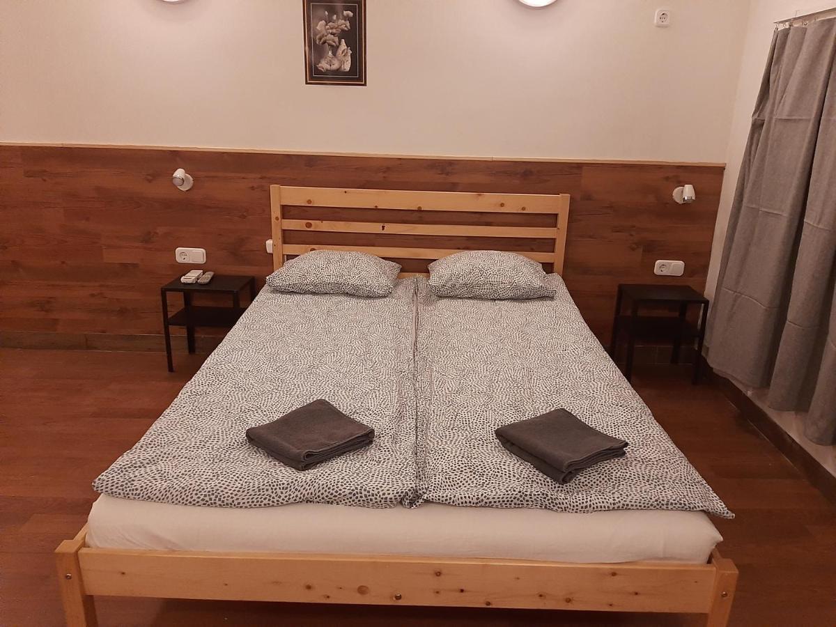Apartman Vorosmarty Leilighet Budapest Eksteriør bilde