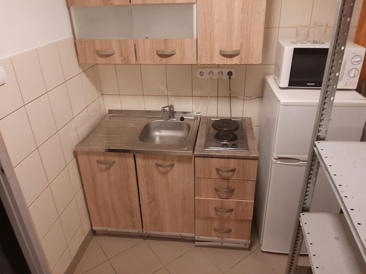Apartman Vorosmarty Leilighet Budapest Eksteriør bilde