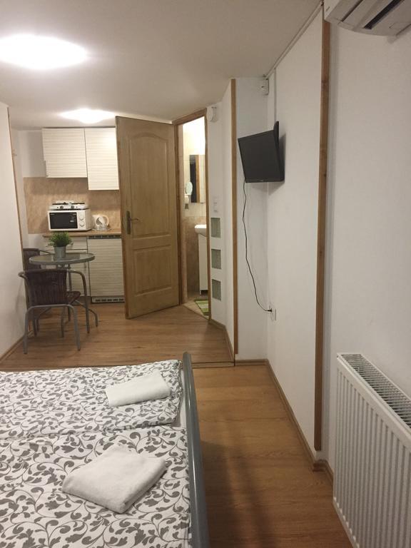 Apartman Vorosmarty Leilighet Budapest Eksteriør bilde
